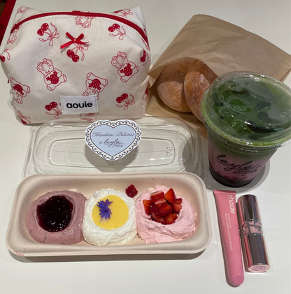 Teddy Bears Loves Strawberry Makeup Bag